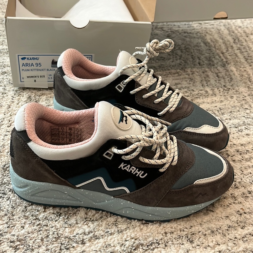 Brand new karhu sneakers